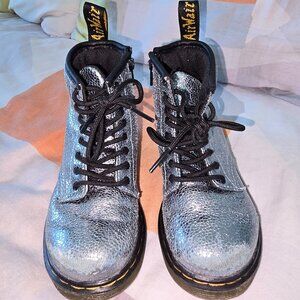 DR MARTENS Toddler Crinkle Metallic Lace Up Boots-Bluish Silver Size 9